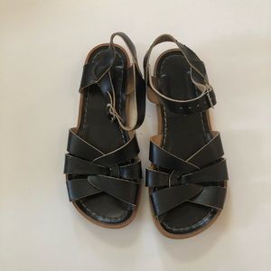 Black Saltwater sandals